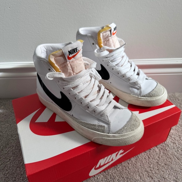 Nike - Picture 1 of 4